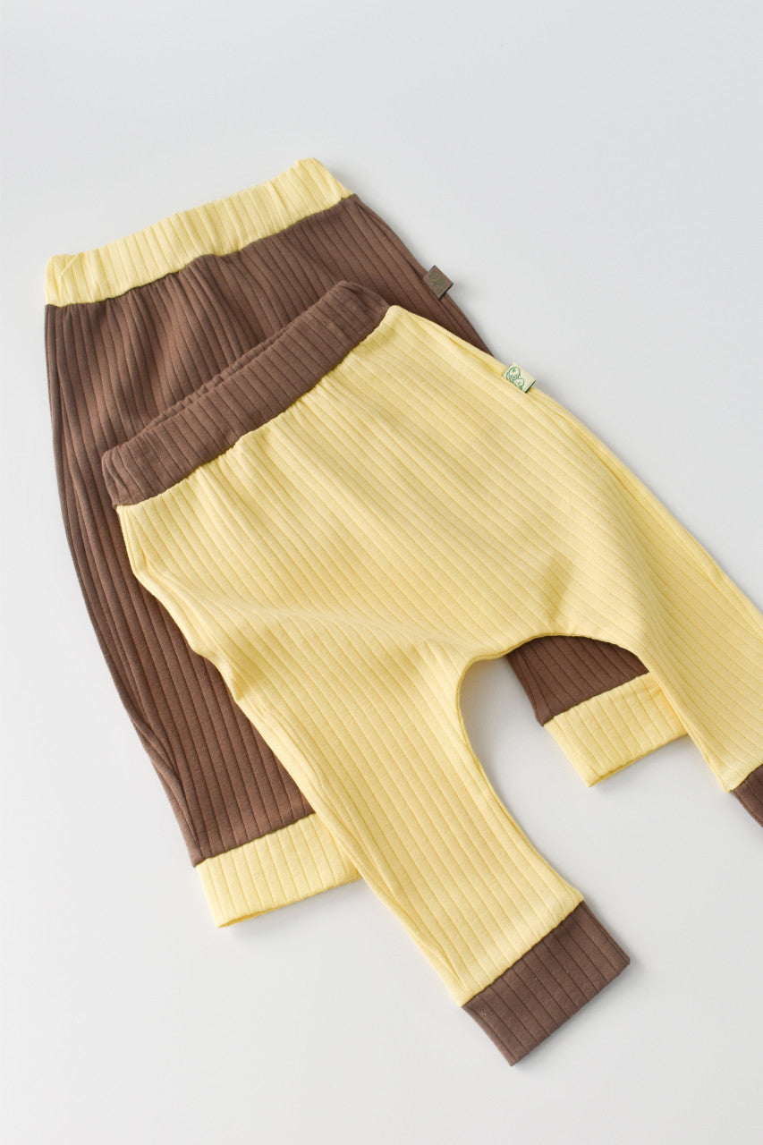 Set 2 pantaloni Ribana Bebe Unisex din bumbac organic si 5%elastan - Ecru/Bordo, BabyCosy